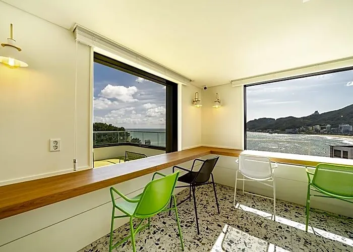 Hotel Songjeong Brooks