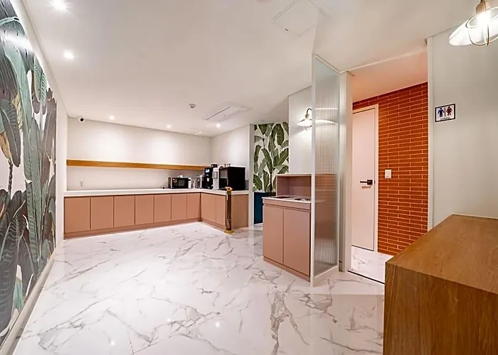 Hotel Songjeong Brooks