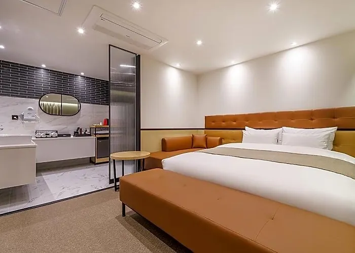 Songjeong Brooks 2* Busan